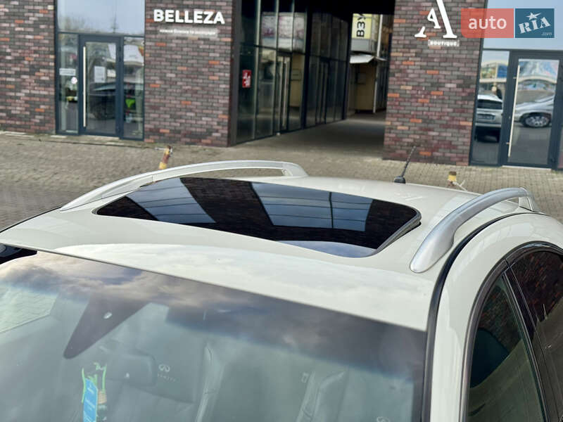 Внедорожник / Кроссовер Infiniti FX 30 2010 в Черновцах