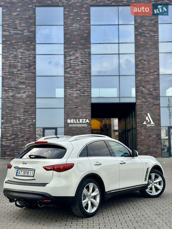 Внедорожник / Кроссовер Infiniti FX 30 2010 в Черновцах