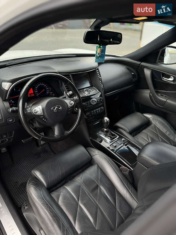 Внедорожник / Кроссовер Infiniti FX 30 2010 в Черновцах