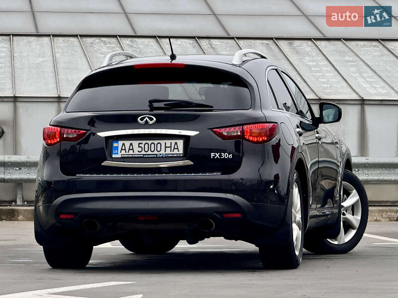 Внедорожник / Кроссовер Infiniti FX 30 2012 в Киеве фото 12 Внедорожник / Кроссовер Infiniti FX 30 2012 в Киеве