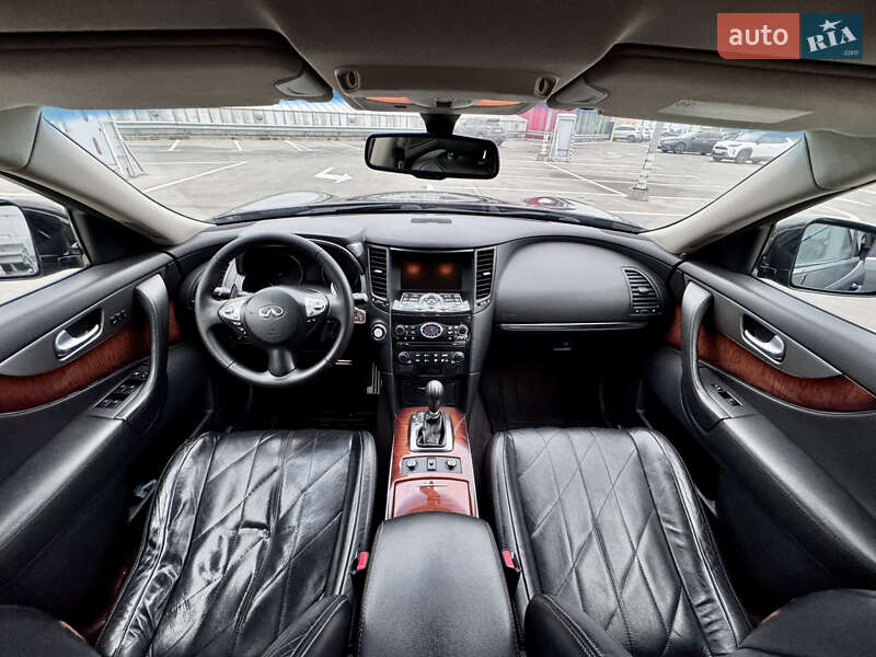 Внедорожник / Кроссовер Infiniti FX 30 2012 в Киеве фото 39 Внедорожник / Кроссовер Infiniti FX 30 2012 в Киеве