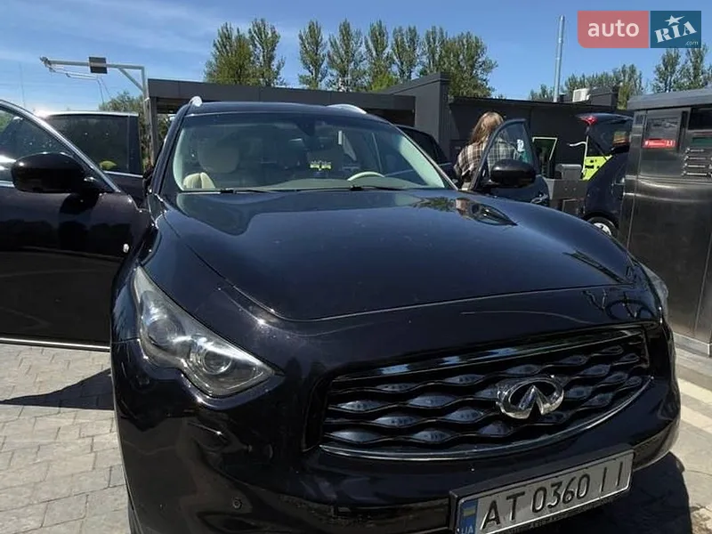Infiniti FX 30 2011