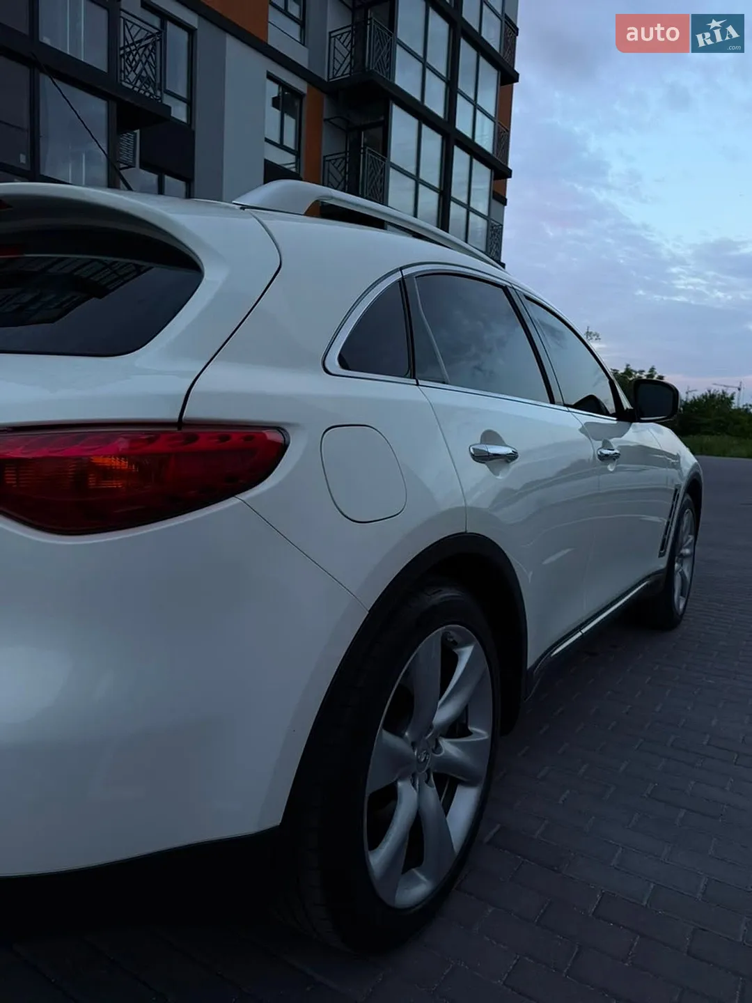 2011 Infiniti FX - мініатюра 24