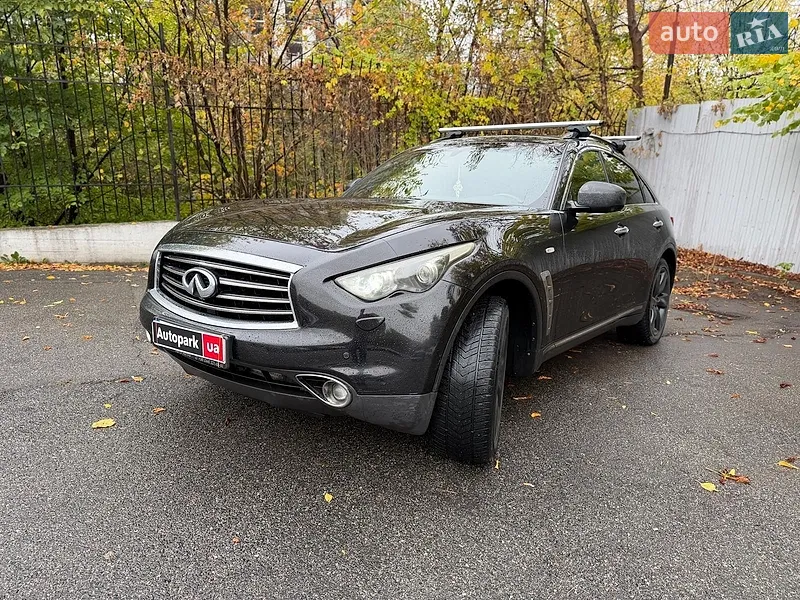 Infiniti FX 30 2011