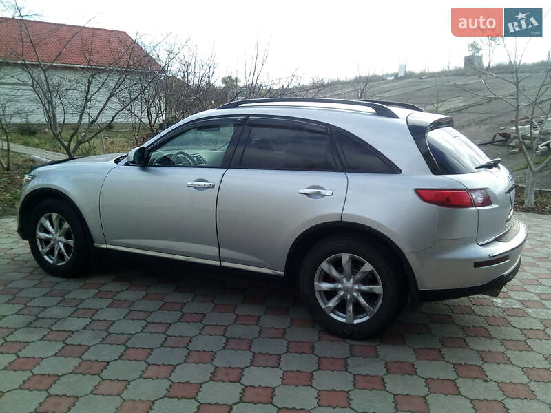 Позашляховик / Кросовер Infiniti FX 35 2006 в Чернівцях