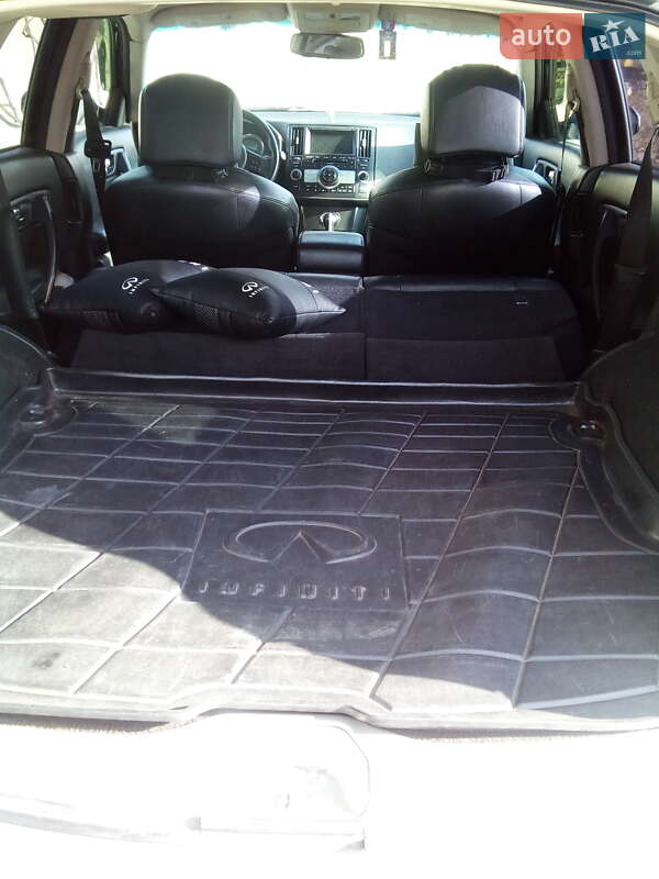 Позашляховик / Кросовер Infiniti FX 35 2006 в Чернівцях