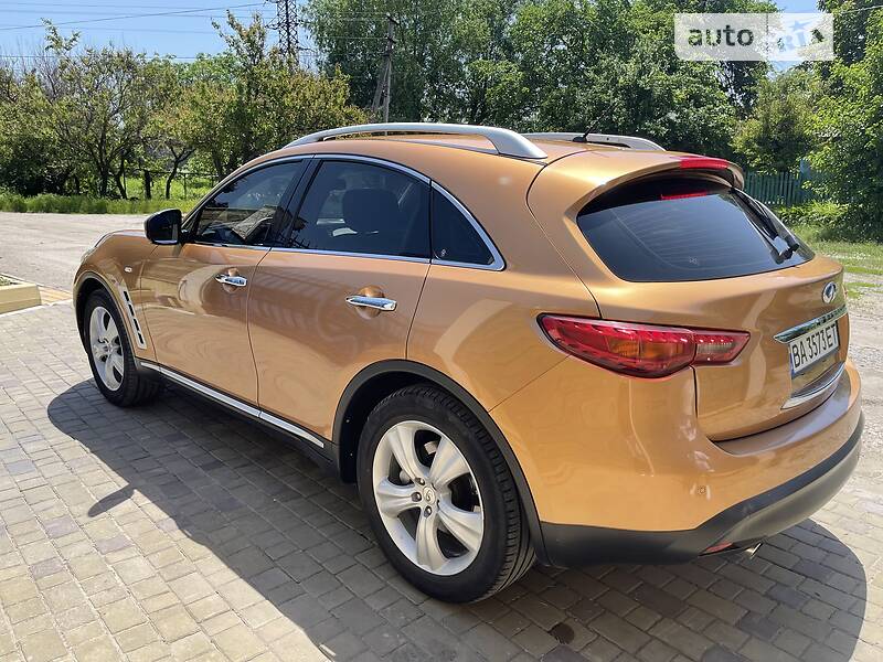 Позашляховик / Кросовер Infiniti FX 35 2008 в Петровому