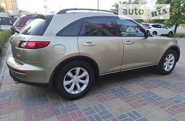 Внедорожник / Кроссовер Infiniti FX 35 2005 в 