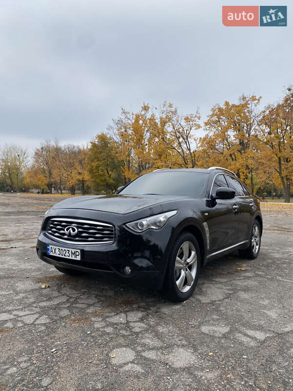 Внедорожник / Кроссовер Infiniti FX 35 2009 в Чугуеве фото 4 Внедорожник / Кроссовер Infiniti FX 35 2009 в Чугуеве