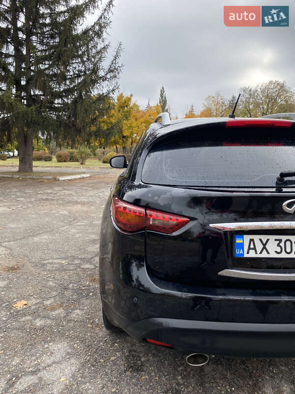 Внедорожник / Кроссовер Infiniti FX 35 2009 в Чугуеве фото 8 Внедорожник / Кроссовер Infiniti FX 35 2009 в Чугуеве