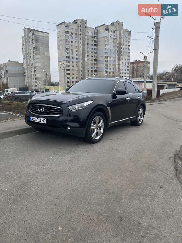 Внедорожник / Кроссовер Infiniti FX 35 2009 в Чугуеве фото 3 Внедорожник / Кроссовер Infiniti FX 35 2009 в Чугуеве