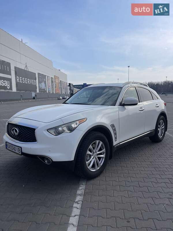 Позашляховик / Кросовер Infiniti FX 35 2011 в Києві