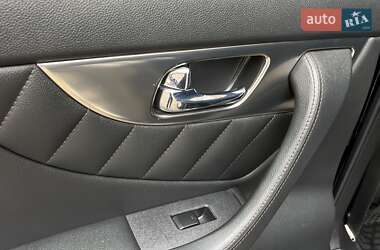 Внедорожник / Кроссовер Infiniti FX 35 2010 в 