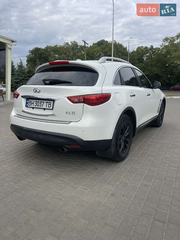 Позашляховик / Кросовер Infiniti FX 35 2011 в Одесі