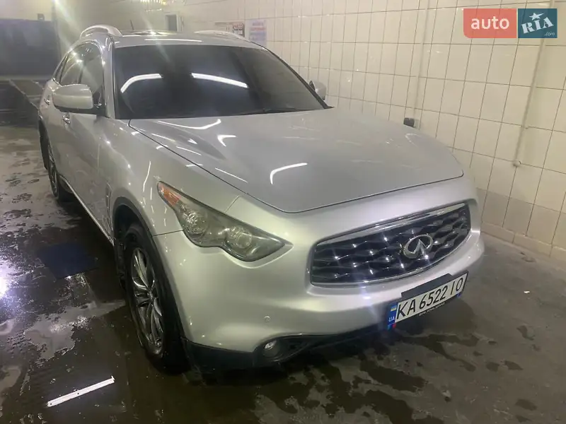Infiniti FX 35