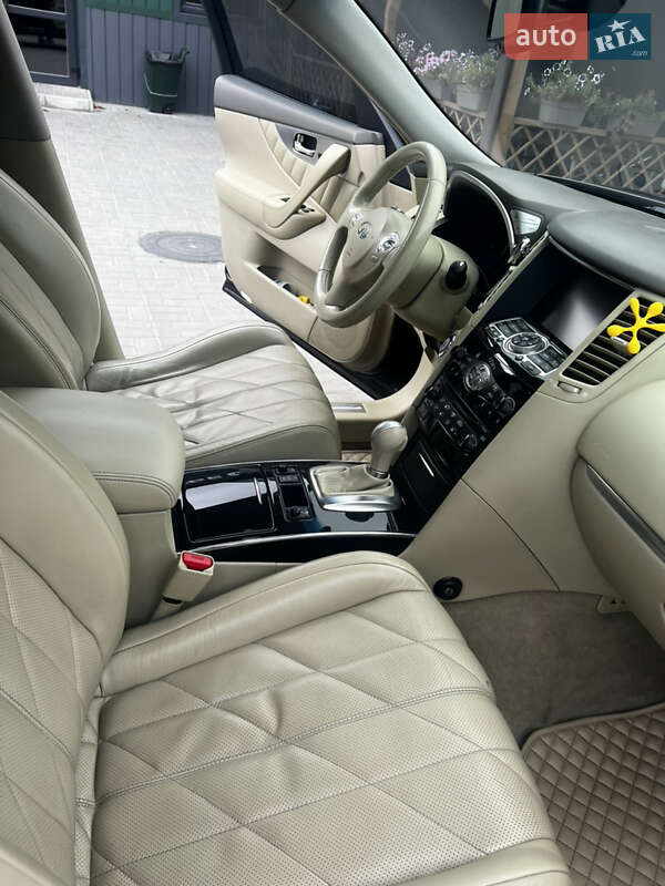 Внедорожник / Кроссовер Infiniti FX 35 2009 в Запорожье