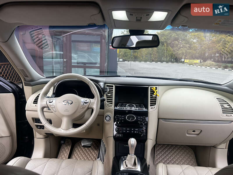 Внедорожник / Кроссовер Infiniti FX 35 2009 в Запорожье