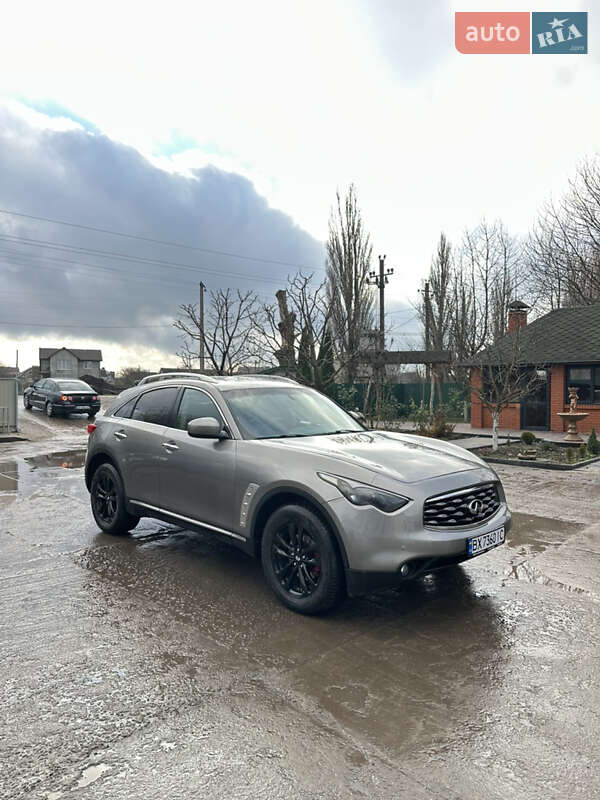 Внедорожник / Кроссовер Infiniti FX 35 2011 в Теофиполе