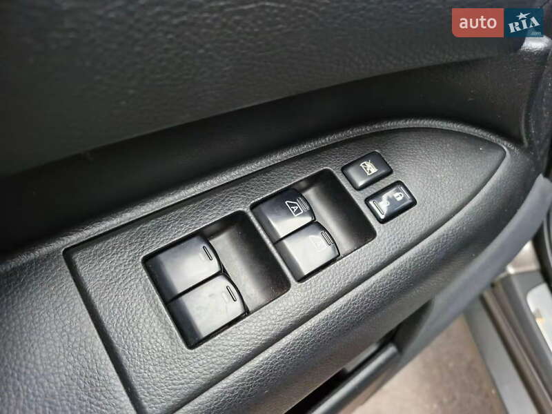 Внедорожник / Кроссовер Infiniti FX 35 2007 в Киеве фото 12 Внедорожник / Кроссовер Infiniti FX 35 2007 в Киеве