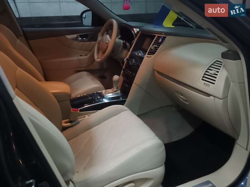 Внедорожник / Кроссовер Infiniti FX 35 2010 в Каменец-Подольском фото 18 Внедорожник / Кроссовер Infiniti FX 35 2010 в Каменец-Подольском