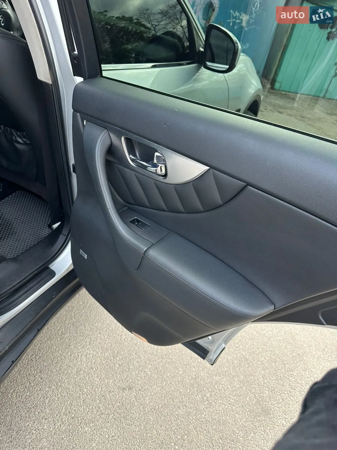2010 Infiniti FX - мініатюра 9