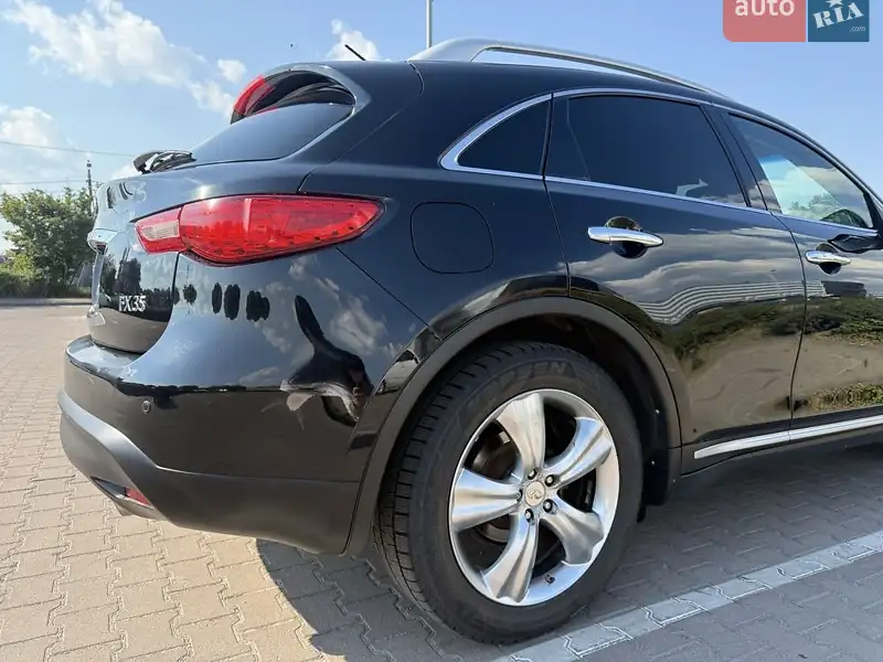 Infiniti FX 35