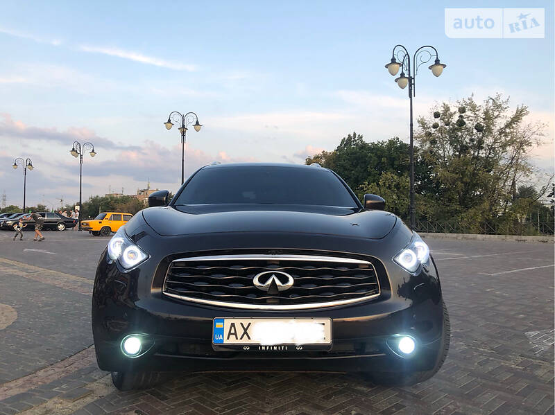 Позашляховик / Кросовер Infiniti FX 37 2010 в 