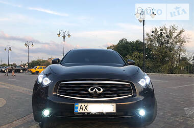 Позашляховик / Кросовер Infiniti FX 37 2010 в 