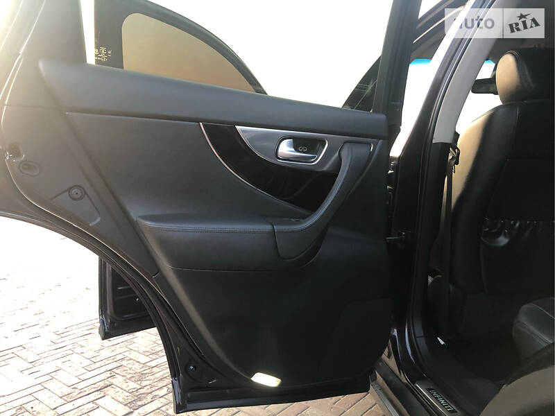 Внедорожник / Кроссовер Infiniti FX 37 2010 в Харькове