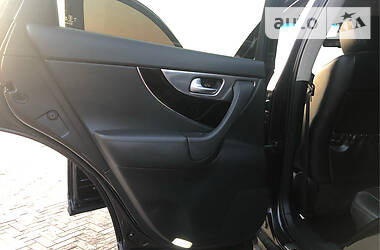 Позашляховик / Кросовер Infiniti FX 37 2010 в 
