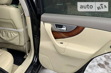 Внедорожник / Кроссовер Infiniti FX 37 2011 в 