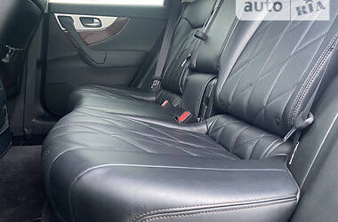 Хэтчбек Infiniti FX 37 2013 в 