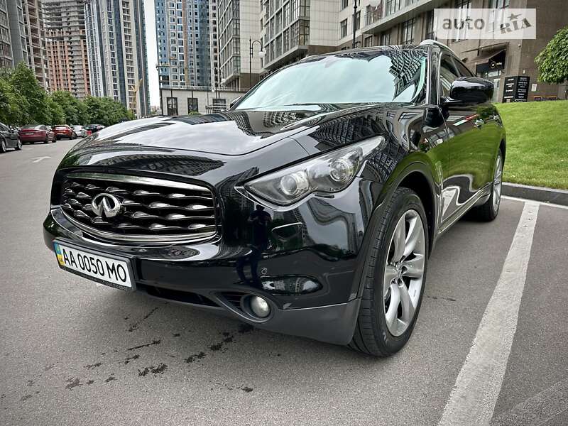 Внедорожник / Кроссовер Infiniti FX 37 2011 в 