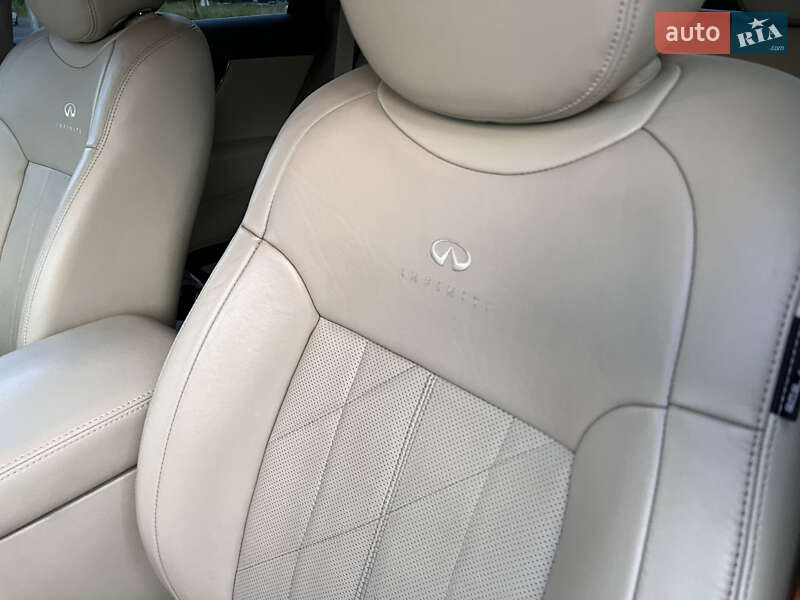 Позашляховик / Кросовер Infiniti FX 37 2012 в Львові