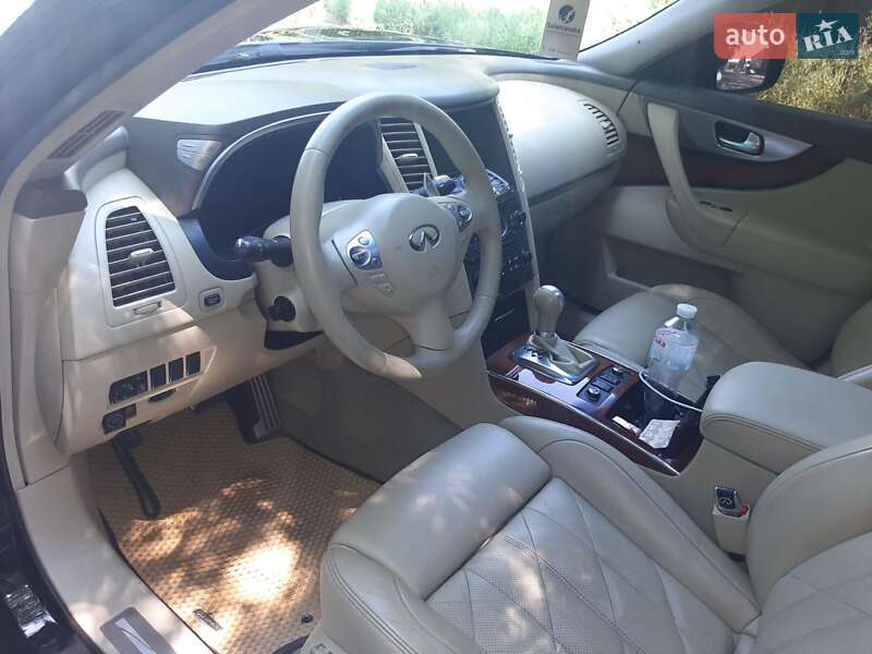 Позашляховик / Кросовер Infiniti FX 37 2010 в Полтаві