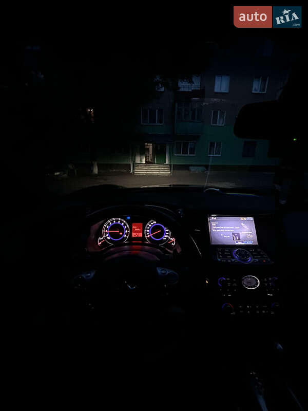 Позашляховик / Кросовер Infiniti FX 37 2011 в Києві