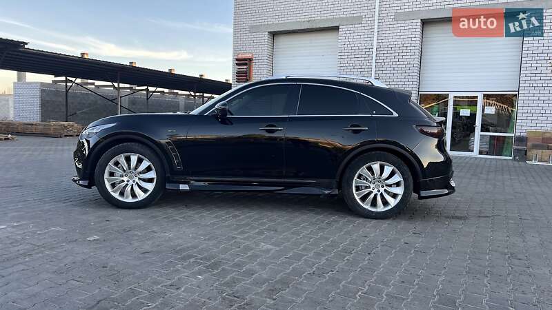 Позашляховик / Кросовер Infiniti FX 37 2010 в Павлограді