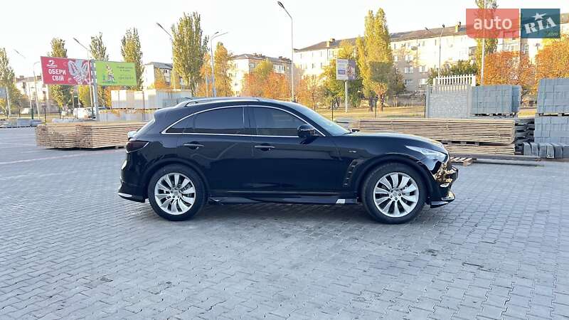 Позашляховик / Кросовер Infiniti FX 37 2010 в Павлограді
