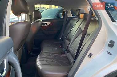 Внедорожник / Кроссовер Infiniti FX 37 2013 в 