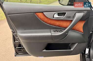 Внедорожник / Кроссовер Infiniti FX 37 2012 в 