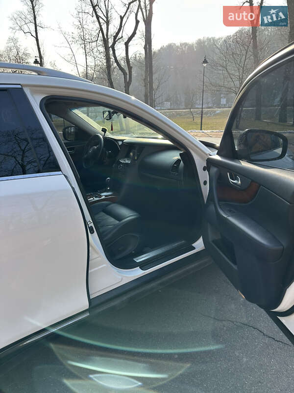 Внедорожник / Кроссовер Infiniti FX 37 2011 в Киеве