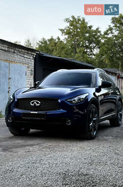 Внедорожник / Кроссовер Infiniti FX 37 2012 в 