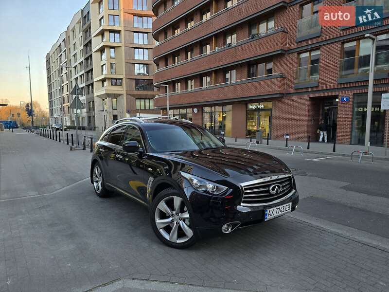 Внедорожник / Кроссовер Infiniti FX 37 2012 в 