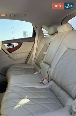 Внедорожник / Кроссовер Infiniti FX 37 2012 в 