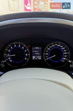Внедорожник / Кроссовер Infiniti FX 37 2012 в 