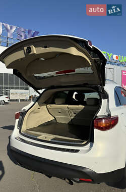 Внедорожник / Кроссовер Infiniti FX 37 2012 в 