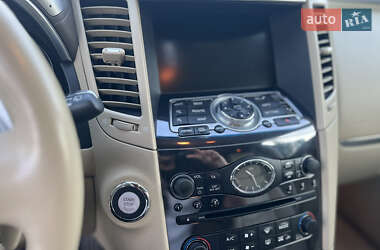 Позашляховик / Кросовер Infiniti FX 37 2010 в 