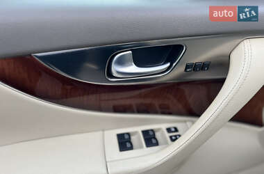 Позашляховик / Кросовер Infiniti FX 37 2010 в 