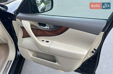 Позашляховик / Кросовер Infiniti FX 37 2010 в 