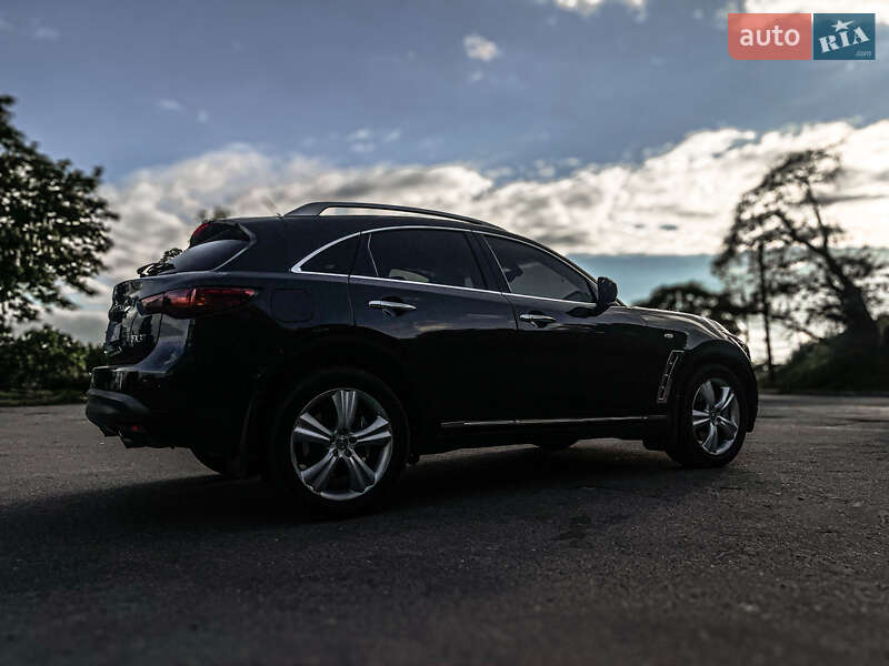 Внедорожник / Кроссовер Infiniti FX 37 2010 в Чернигове